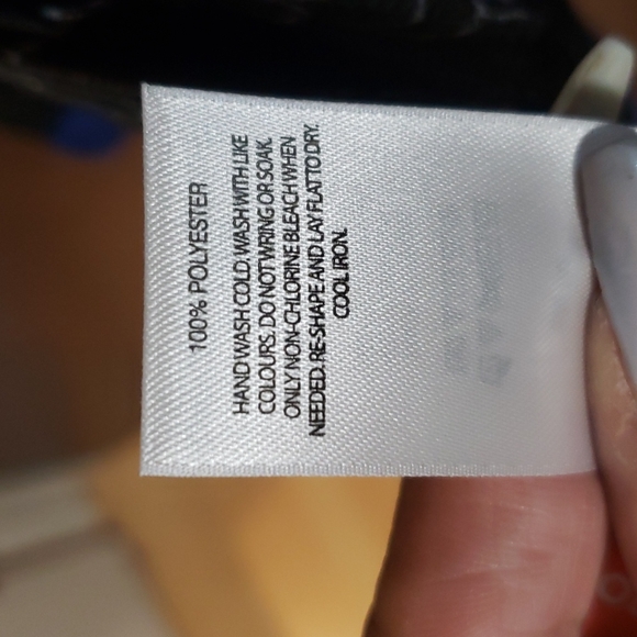 2/$20 or 3/$29 - Scarf/wrap by Joe Fresh - Picture 5 of 5